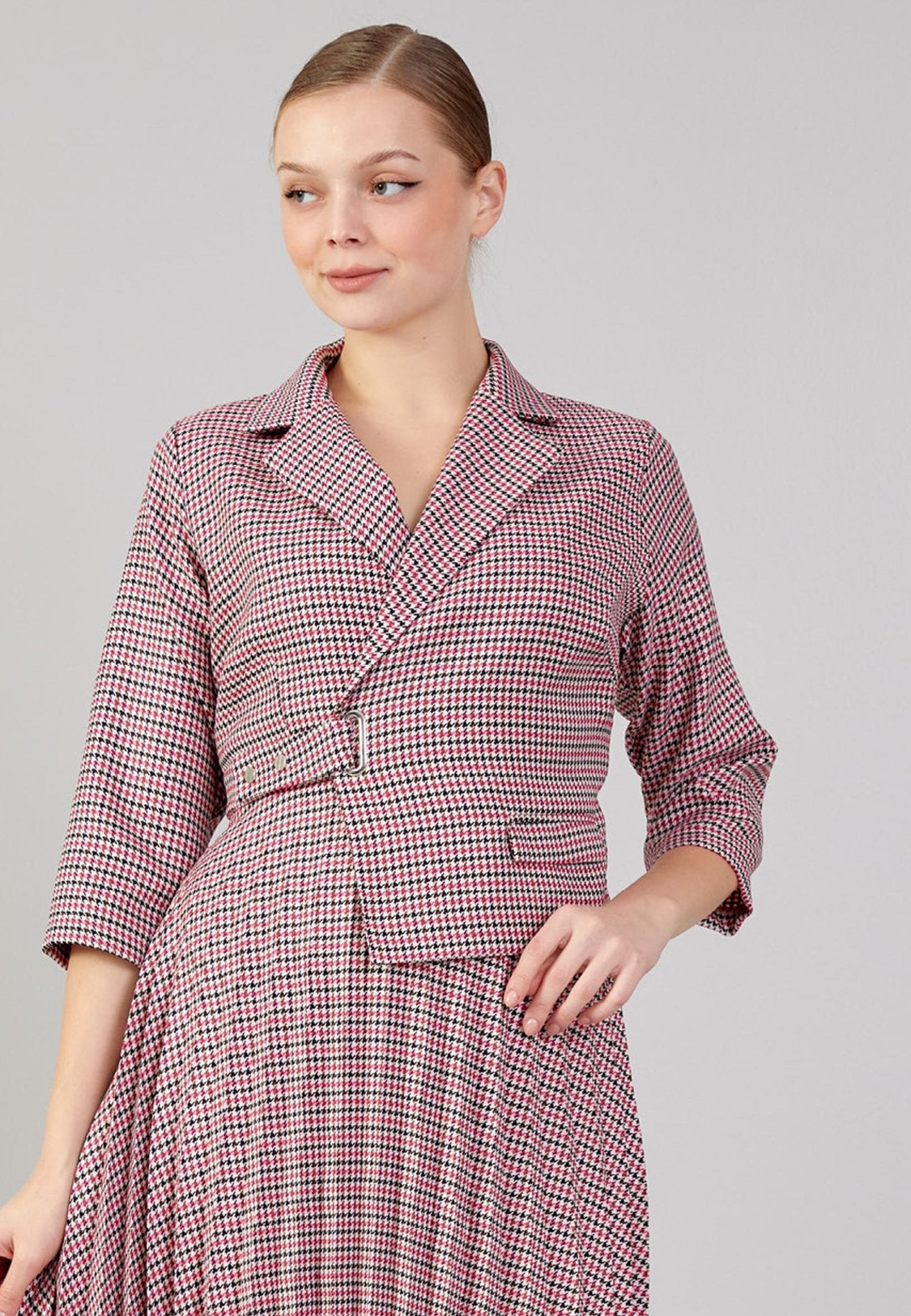 D8018 Plaid Pleated Blazer Dress - La Elegant