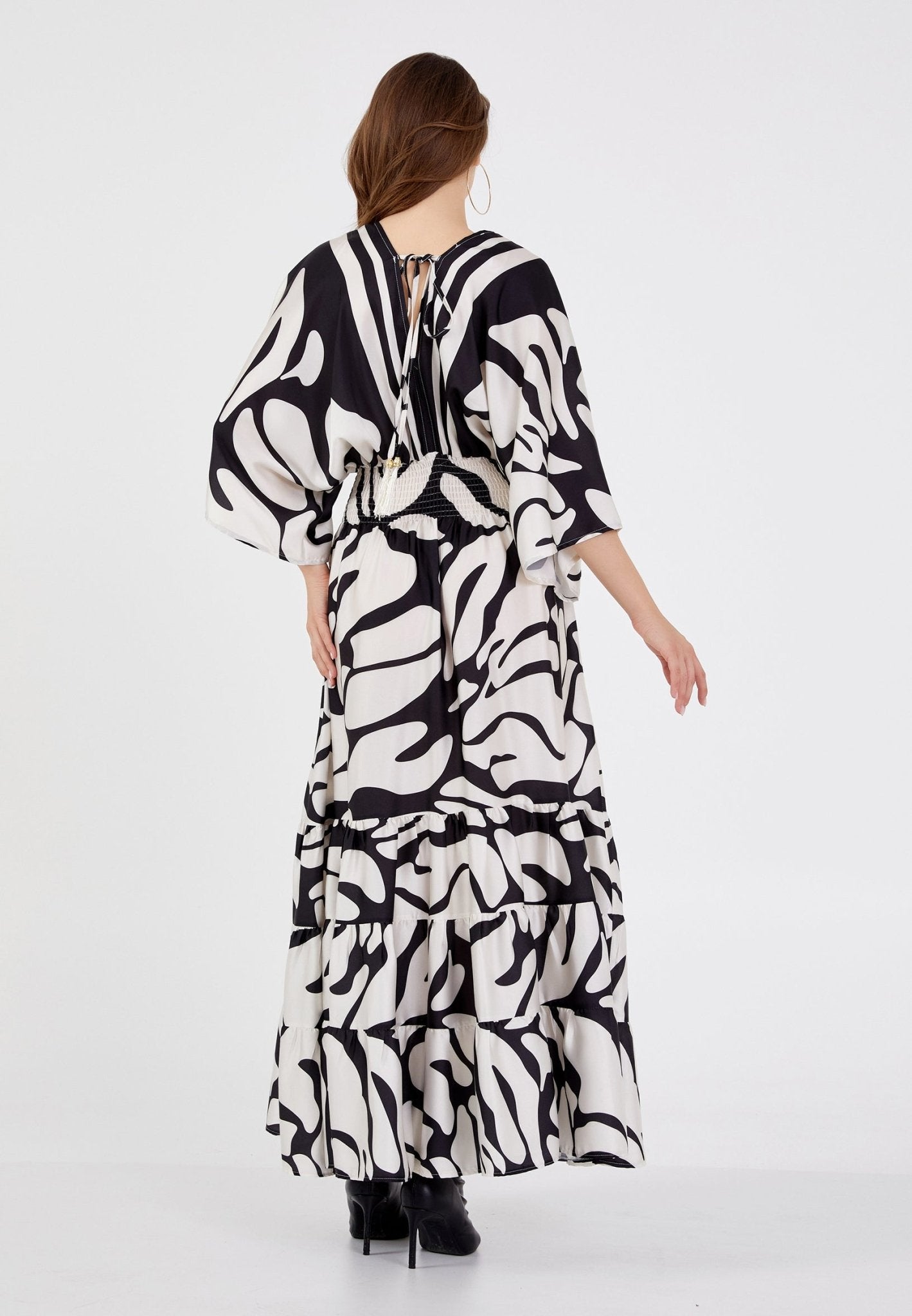 D9343 B&W Print Maxi Dress - La Elegant