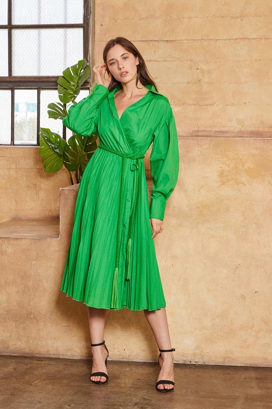 D3418 Green Pleated Midi Dress - La Elegant